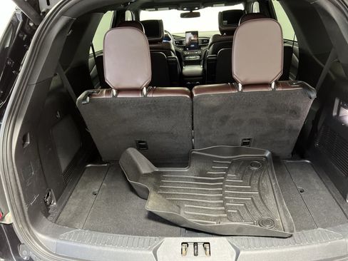 Certified 2020 Ford Explorer Platinum w/ Premium Technology Package AWD/4WD image 27