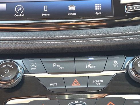 Used 2023 Chrysler Pacifica Touring-L image 24