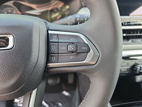 Used 2023 Jeep Compass Limited AWD/4WD image 17