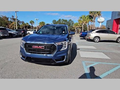 Used 2024 GMC Terrain SLE w/ Driver Convenience Package image 22
