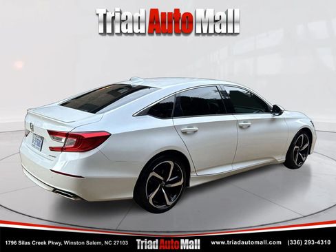 Used 2018 Honda Accord Sport image 5