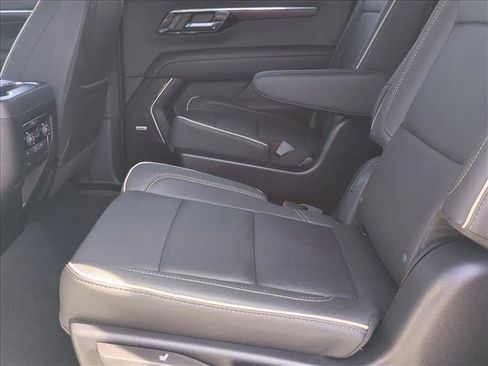 New 2025 Chevrolet Suburban Premier AWD/4WD image 15
