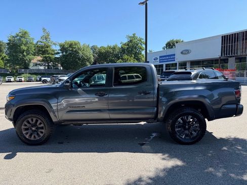 Used 2021 Toyota Tacoma Limited w/ Nightshade Package AWD/4WD image 7