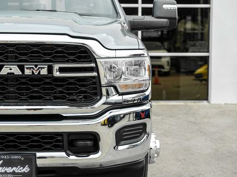 Used 2024 RAM 3500 Tradesman w/ Chrome Appearance Group AWD/4WD image 46