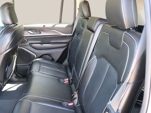 Used 2022 Jeep Grand Cherokee Limited 4xe w/ Luxury Tech Group II image 17