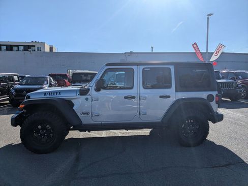 Used 2024 Jeep Wrangler Willys image 9