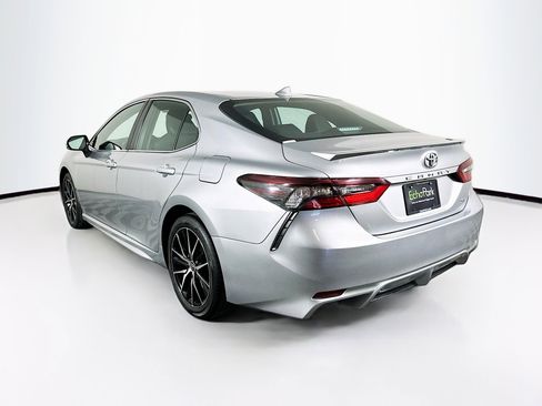 Used 2024 Toyota Camry SE FWD image 5