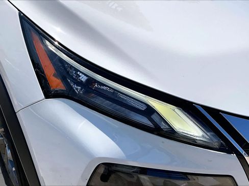 Certified 2023 Nissan Rogue S FWD image 24