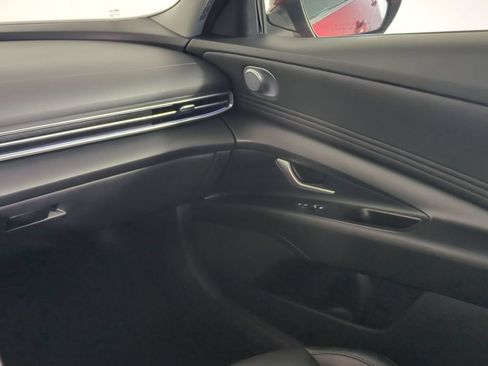 Used 2024 Hyundai Elantra Limited FWD image 18