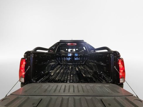 Certified 2025 Chevrolet Colorado Trail Boss w/ Midnight Edition AWD/4WD image 26