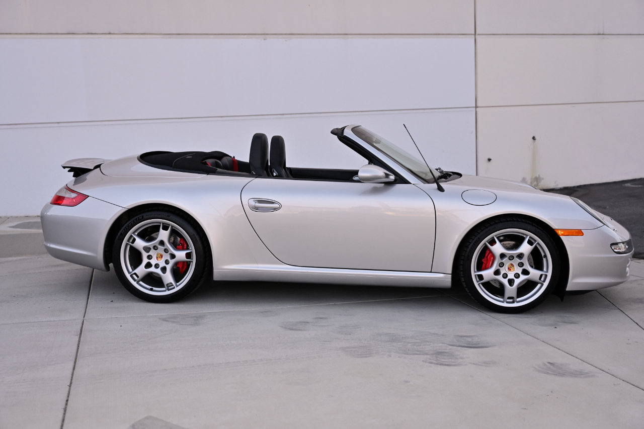 Used 2005 Porsche 911 Carrera S RWD image 13