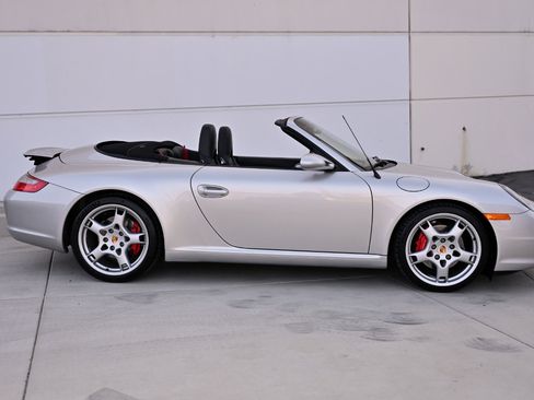 Used 2005 Porsche 911 Carrera S RWD image 13
