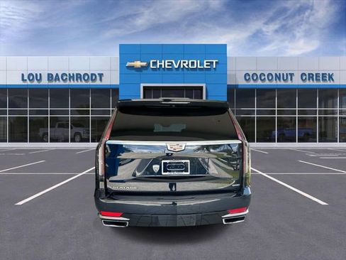 Used 2022 Cadillac Escalade ESV Premium Luxury AWD/4WD image 7