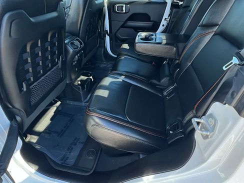 Certified 2022 Jeep Gladiator Mojave w/ Cold Weather Group image 24