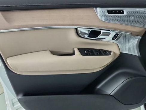New 2026 Volvo XC90 T8 Ultra w/ Lounge Package AWD/4WD image 9