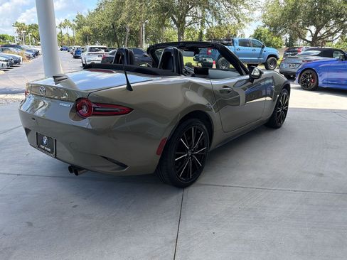 Used 2024 MAZDA MX-5 Miata Grand Touring w/ Weather Package RWD image 9