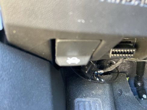 Used 2022 GMC Acadia SLE w/ Driver Convenience Package image 46