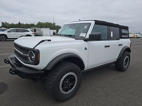 Used 2022 Ford Bronco Black Diamond AWD/4WD image 3