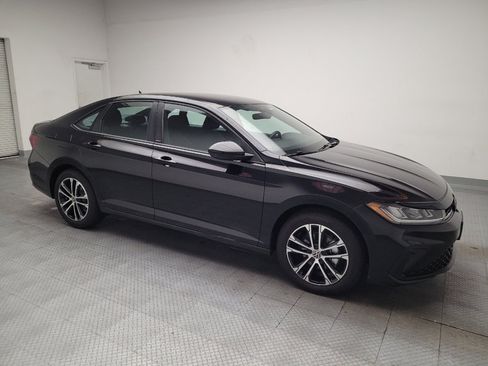 Used 2025 Volkswagen Jetta Sport FWD image 11