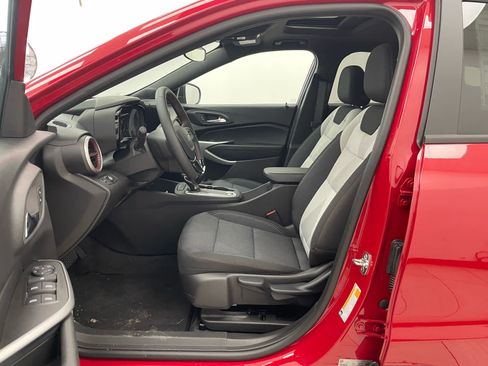 New 2026 Chevrolet Trax RS w/ Sunroof Package FWD image 9