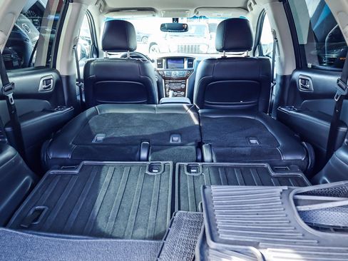 Used 2015 Nissan Pathfinder SL w/ Cargo Package image 16