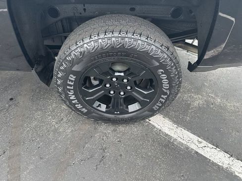 Used 2019 Chevrolet Silverado 1500 LT w/ All Star Edition AWD/4WD image 22