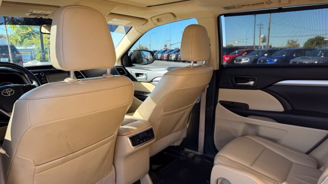 Used 2015 Toyota Highlander XLE AWD/4WD image 13