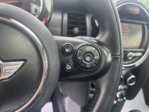 Used 2018 MINI Cooper 2-Door Hardtop FWD image 22