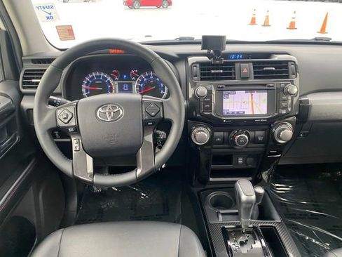 Used 2018 Toyota 4Runner TRD Off-Road Premium AWD/4WD image 12