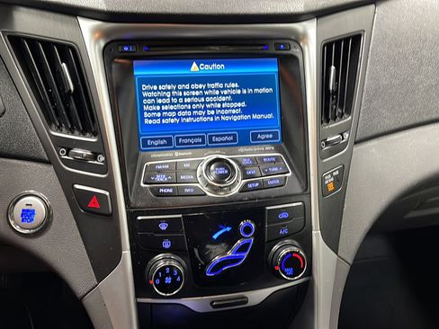 Used 2013 Hyundai Sonata SE w/ Navigation & Sunroof Pkg FWD image 8