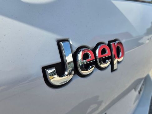 Used 2021 Jeep Grand Cherokee L Limited AWD/4WD image 14