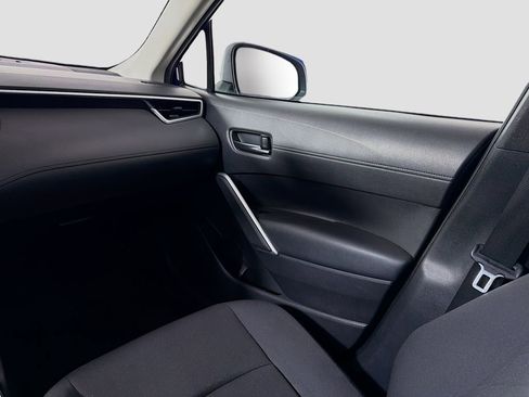 Used 2022 Toyota Corolla Cross LE image 24