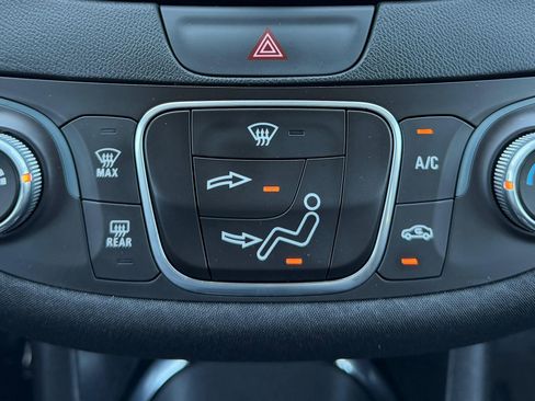 Used 2017 Chevrolet Malibu LT w/ Driver Confidence Package FWD image 38
