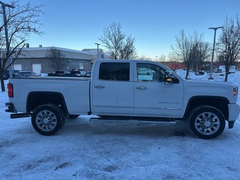 Used 2016 GMC Sierra 2500 Denali w/ Duramax Plus Package image 5