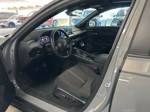 Used 2025 Honda Accord Sport image 10