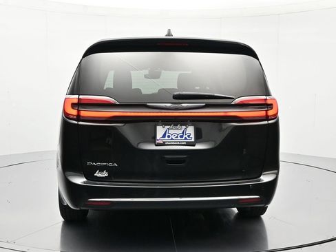 Certified 2023 Chrysler Pacifica Touring-L image 7