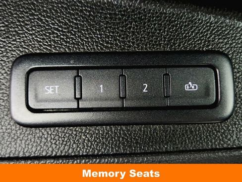 Used 2019 Chevrolet Suburban Premier AWD/4WD image 24
