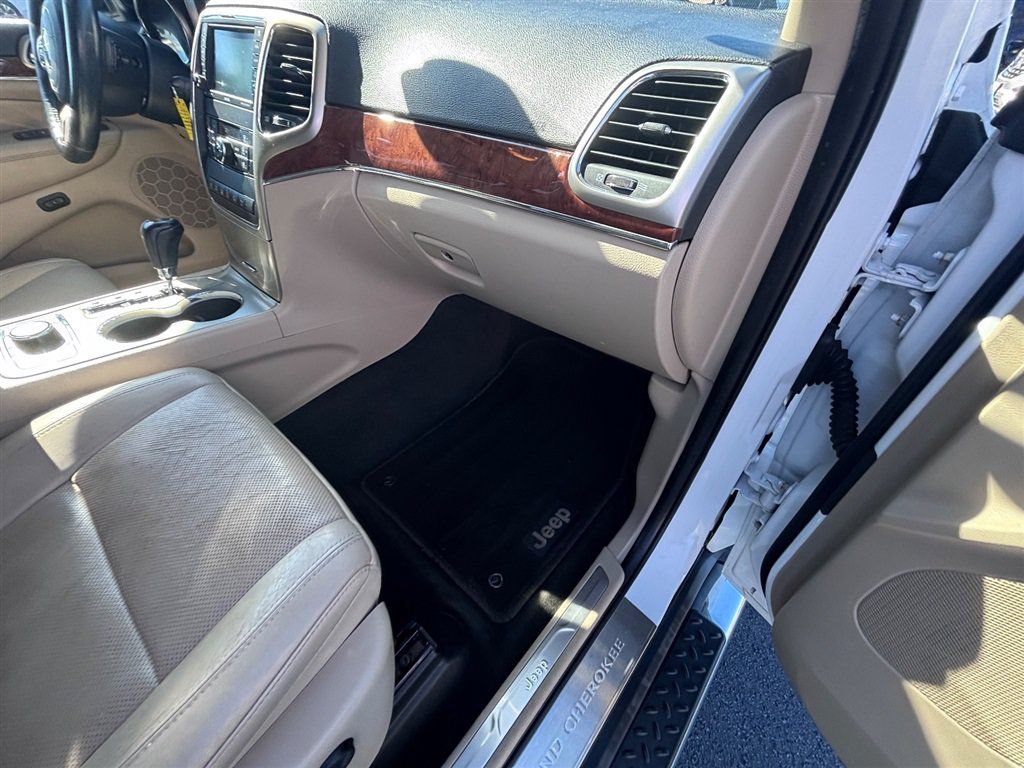 Used 2013 Jeep Grand Cherokee Limited w/ Luxury Group II AWD/4WD image 27
