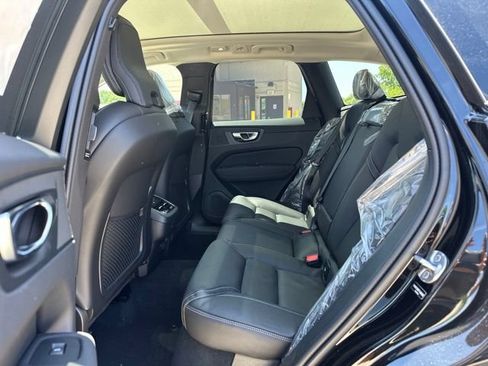 New 2026 Volvo XC60 B5 Ultra w/ Climate Package AWD/4WD image 12