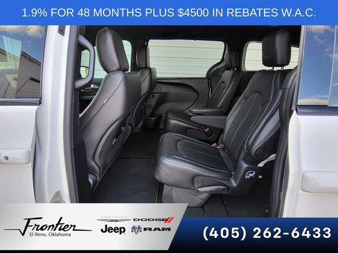 New 2026 Chrysler Pacifica Select w/ S Appearance Package FWD image 25