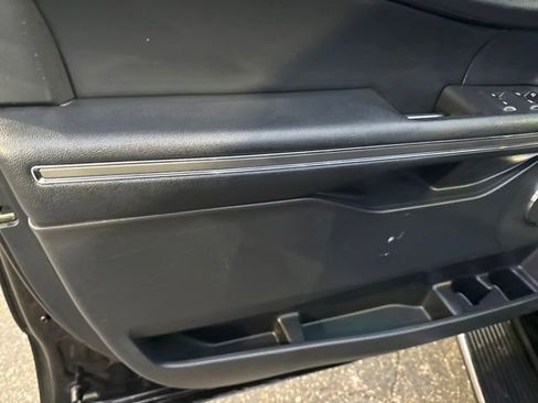 Used 2022 Ford Expedition XLT image 11