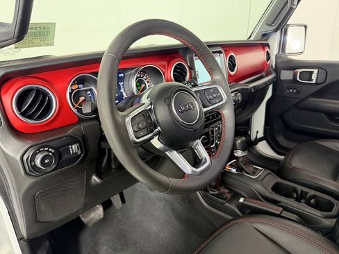 Used 2023 Jeep Wrangler Unlimited Rubicon w/ Cold Weather Group AWD/4WD image 21