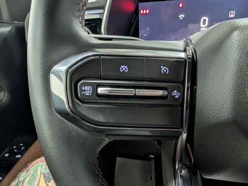 Used 2024 GMC Canyon AT4 w/ Technology Package image 23