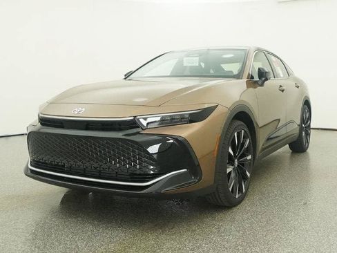 New 2026 Toyota Crown Platinum AWD/4WD image 32