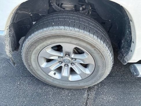 Used 2021 RAM 1500 Laramie AWD/4WD image 9