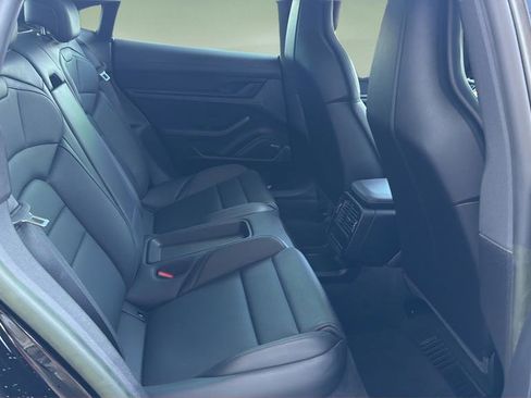 Used 2023 Porsche Taycan 4S w/ Premium Package image 20