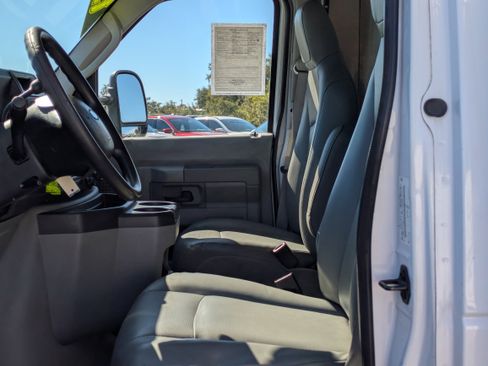 Used 2013 Ford E-350 and Econoline 350 Super Duty w/ Payload Pkg image 16