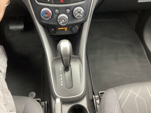 Used 2020 Chevrolet Trax LT image 19