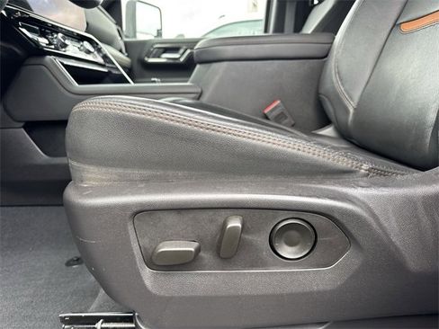 Used 2024 GMC Sierra 2500 AT4 w/ AT4 Premium Plus Package image 12