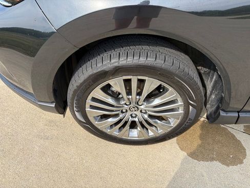 Used 2021 Toyota Venza Limited w/ Advanced Technology Package AWD/4WD image 58